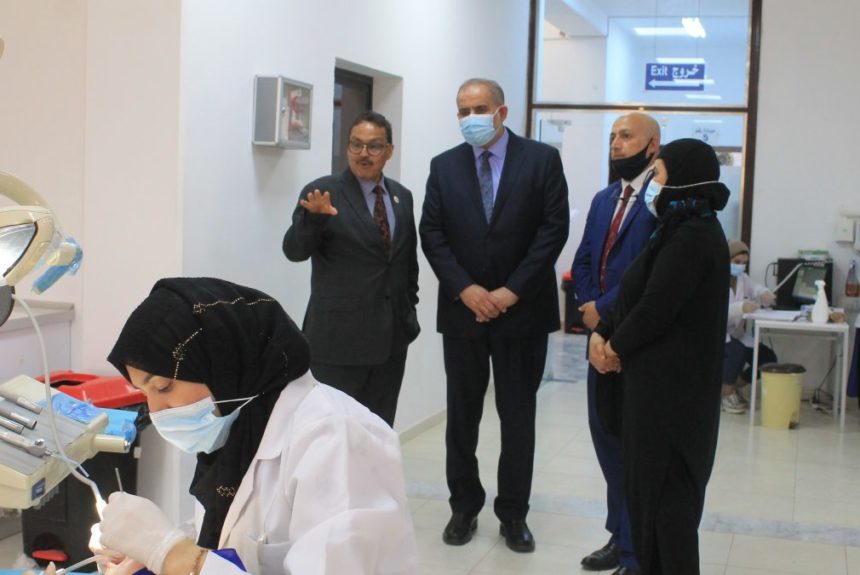  رئيس مجمع ليبيا للدراسات المتقدمة يزور الجامعة الليبية الدولية للعلوم الطبية