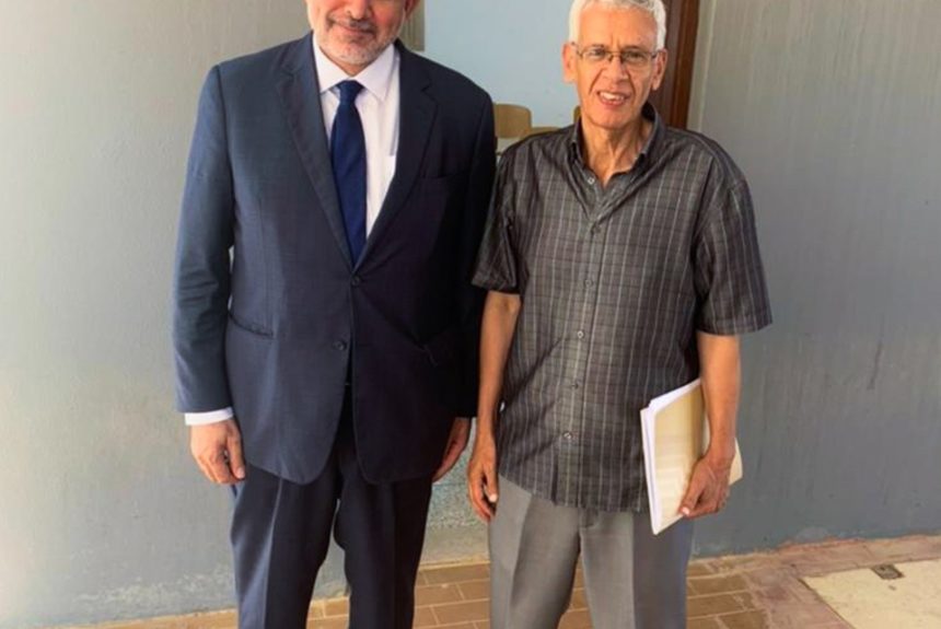 Dr. Nayed visits his professor, Dr. Al-Hasadi at the University of Benghazi