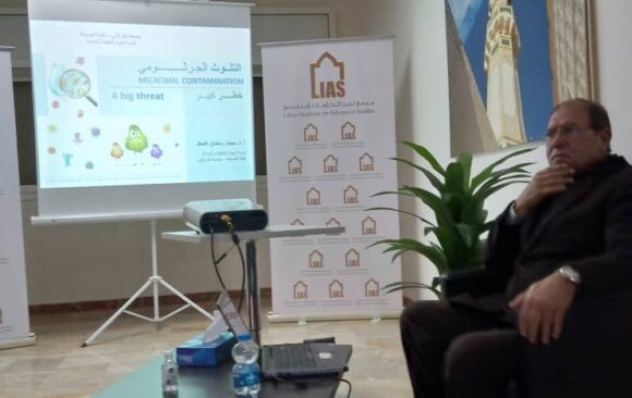 نظّم مجمع ليبيا محاضرة بعنوان: (التلوث الجرثومي خطر كبير)