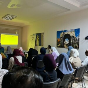 نظم مجمع ليبيا مجموعة ورش تدريبية في أساسيات كتابة المحتوى تقديم المدربة غفران رحومة