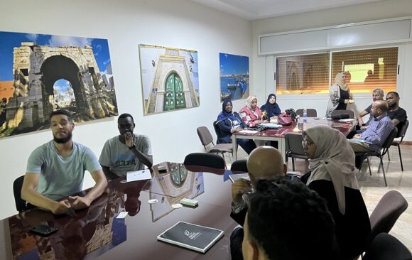 نظم مجمع ليبيا دورة تدريبية بعنوان: استراتيجيات التسويق عبر وسائل التواصل الاجتماعي