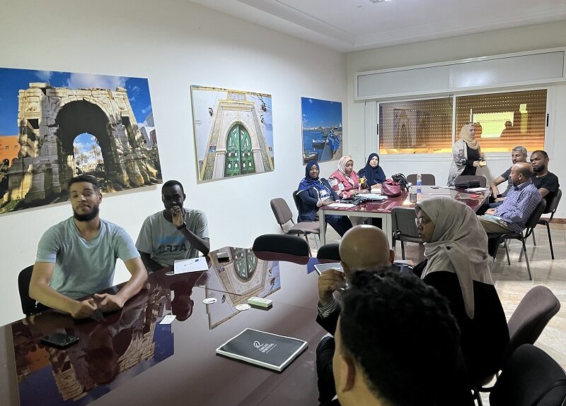 نظم مجمع ليبيا دورة تدريبية بعنوان: استراتيجيات التسويق عبر وسائل التواصل الاجتماعي