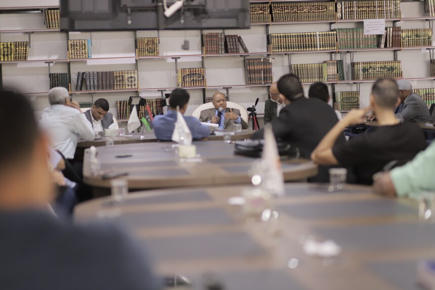 لقاء الأساتذة والباحثين والمهتمين مع أ.د. علي عبد اللطيف حميدة في بنغازي